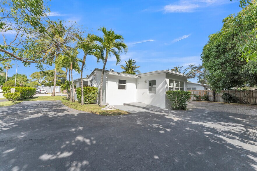 More Photos Of 5820 Sheridan St, Hollywood Office For Sale