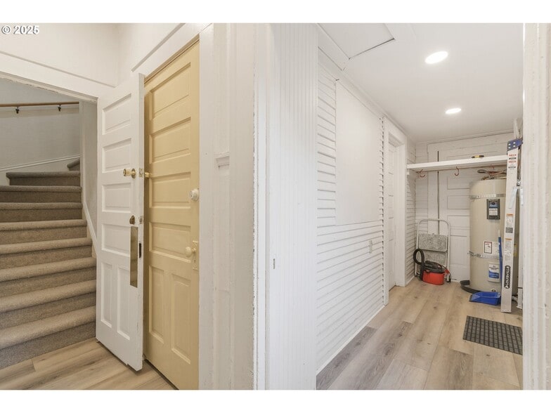 More Photos Of 1492 Pearl St, Eugene Office For Sale