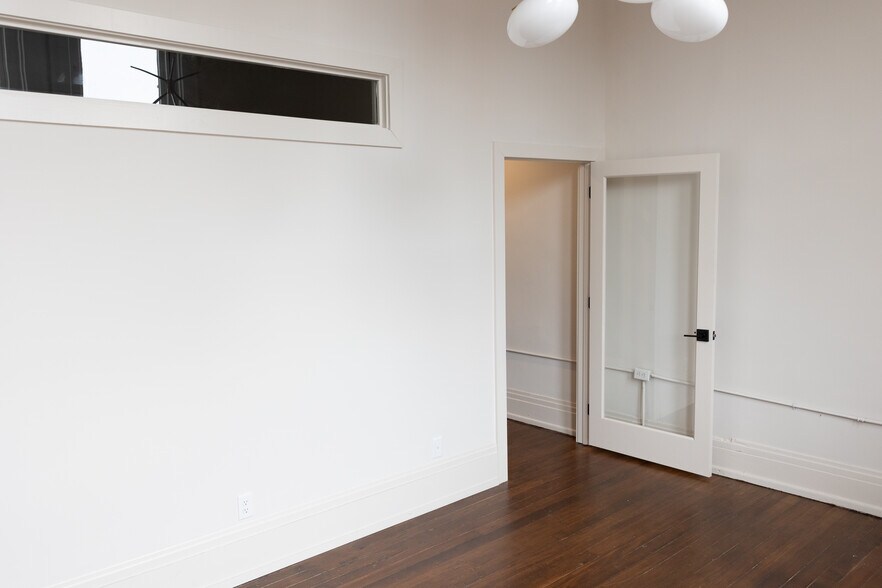 More Photos Of 401-403 Scott Blvd, Covington Storefront Retail Residential For Lease