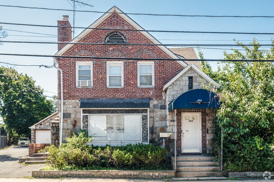 Primary Photo Of , Farmingdale General Retail For Sale