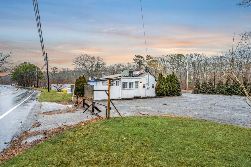 More Photos Of 412 Montauk Hwy, East Quogue Freestanding For Sale