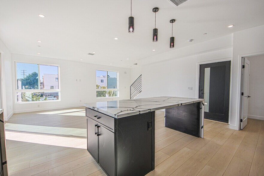 More Photos Of 5709 Auckland Ave, North Hollywood Apartments For Sale