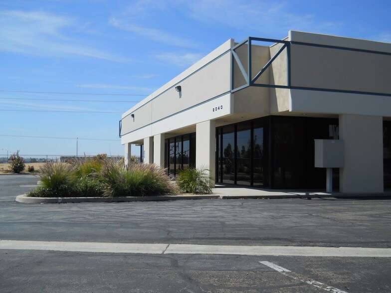 More Photos Of 2040 Eastridge Ave, Riverside Warehouse For Lease
