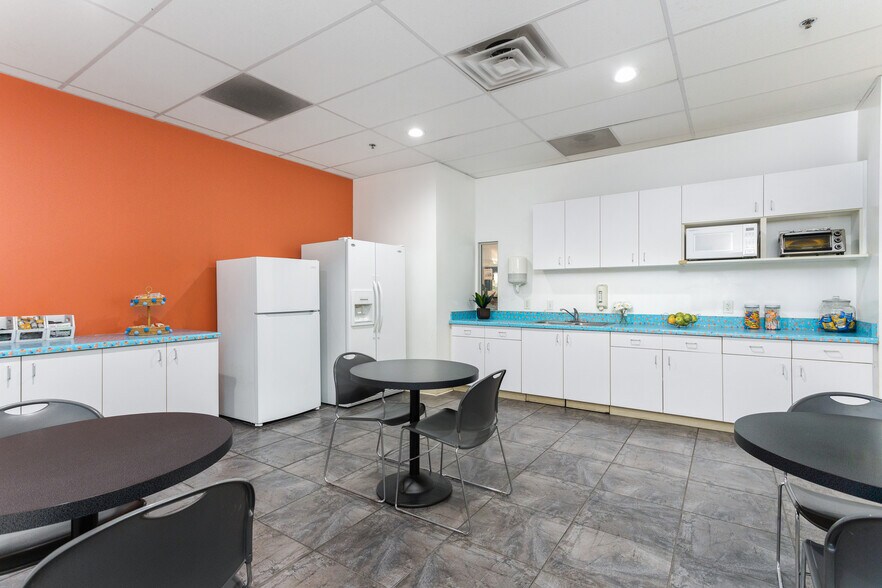 More Photos Of 2991-2995 E White Star Ave, Anaheim Warehouse For Sale