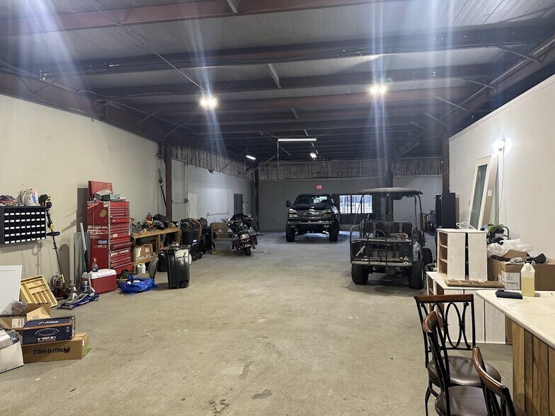 More Photos Of 201 NE 20th St, Ocala General Retail For Sale