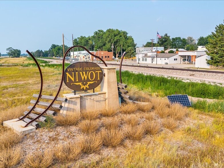 More Photos Of 121 E 2nd Ave, Niwot Restaurant For Sale