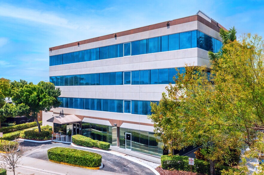 More Photos Of 10100 W Sample Rd, Coral Springs Office For Lease