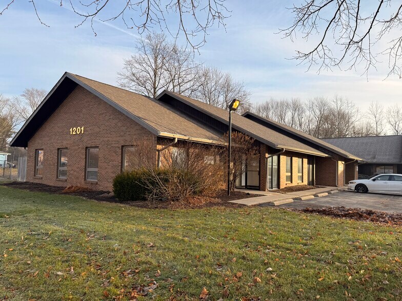 Primary Photo Of 1201 N Post Rd, Indianapolis Medical For Lease
