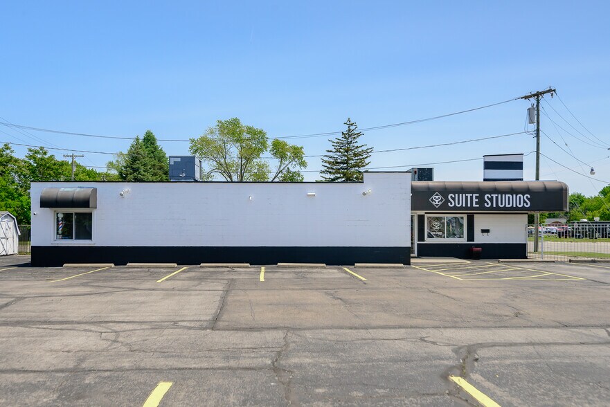 More Photos Of 573 E Huron River Dr, Belleville Freestanding For Sale