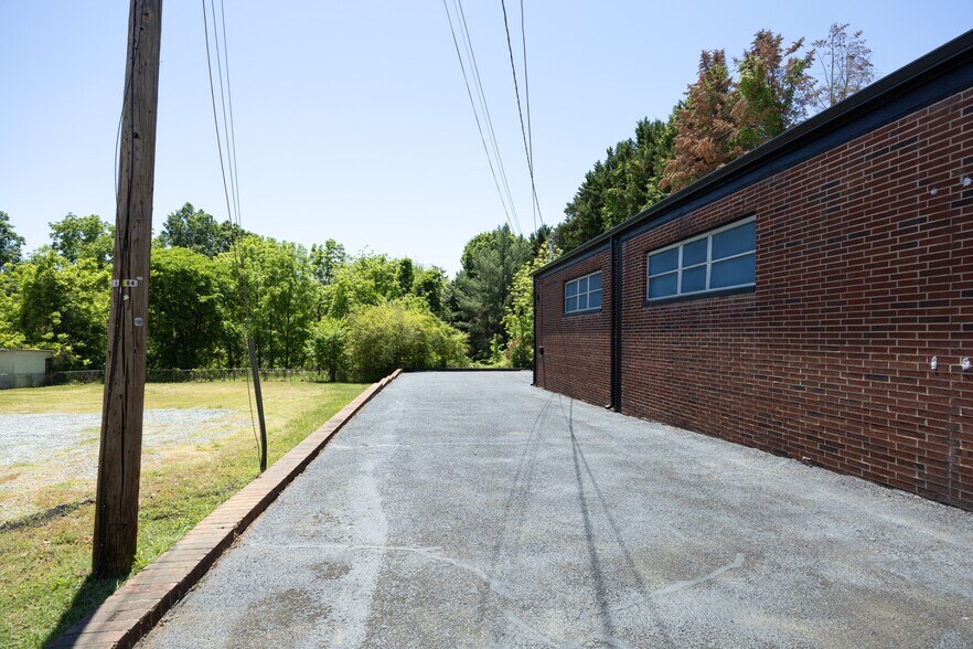 More Photos Of 43 Main W St, Yanceyville Office For Sale