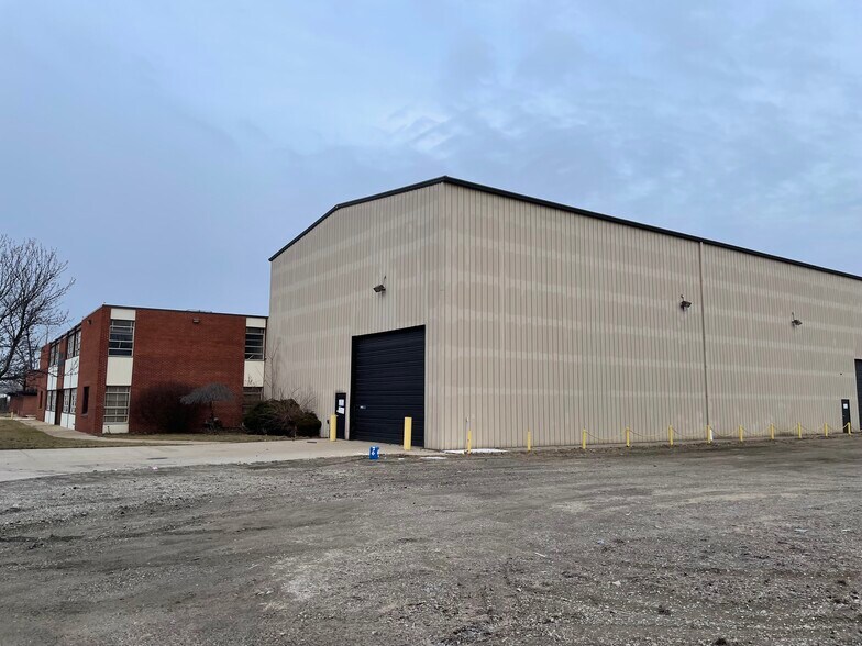 More Photos Of 28530 Reynolds St, Inkster Manufacturing For Lease