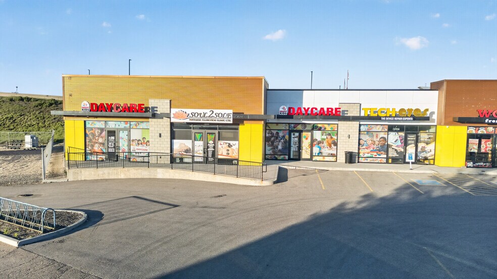 More Photos Of 13756 50th St NW, Edmonton General Retail For Lease