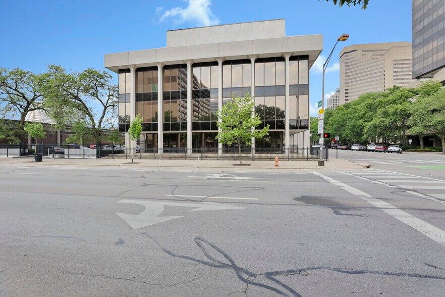 More Photos Of 141 E Town St, Columbus Office Residential For Lease