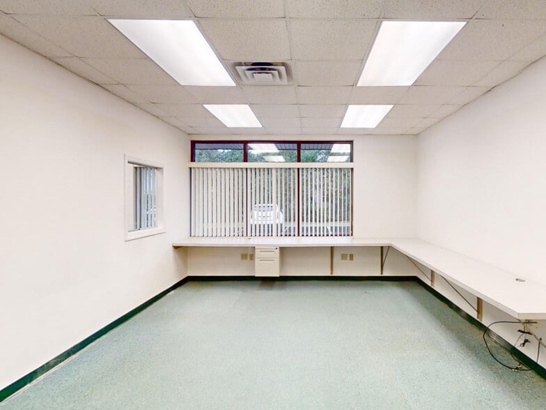 More Photos Of 3123 W 12th St, Erie Medical For Lease