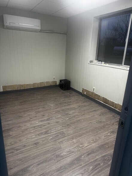 More Photos Of 4240 Lisa Dr, Tipp City Warehouse For Lease