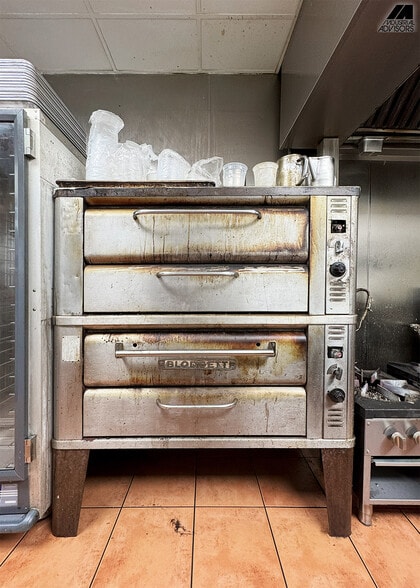 More Photos Of 4960 NW 165th St, Miami Warehouse For Sale