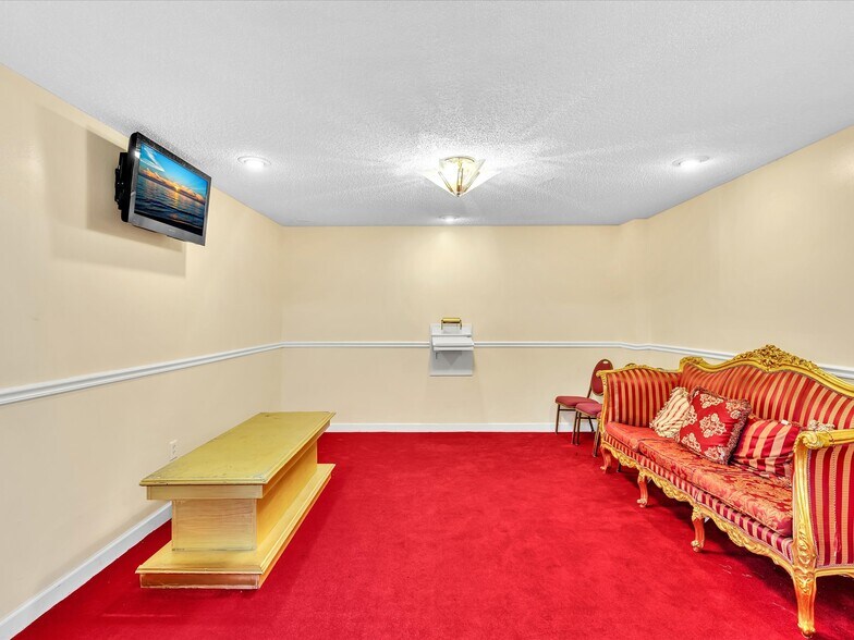 More Photos Of 2321 NW 62nd St, Miami Funeral Home For Sale