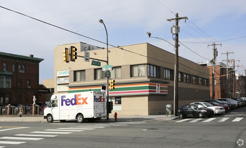 More Photos Of 2300-2310 S Broad St, Philadelphia Medical For Lease