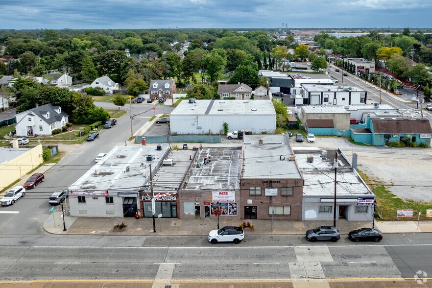 More Photos Of 1913 Deer Park Ave, Deer Park Office For Sale