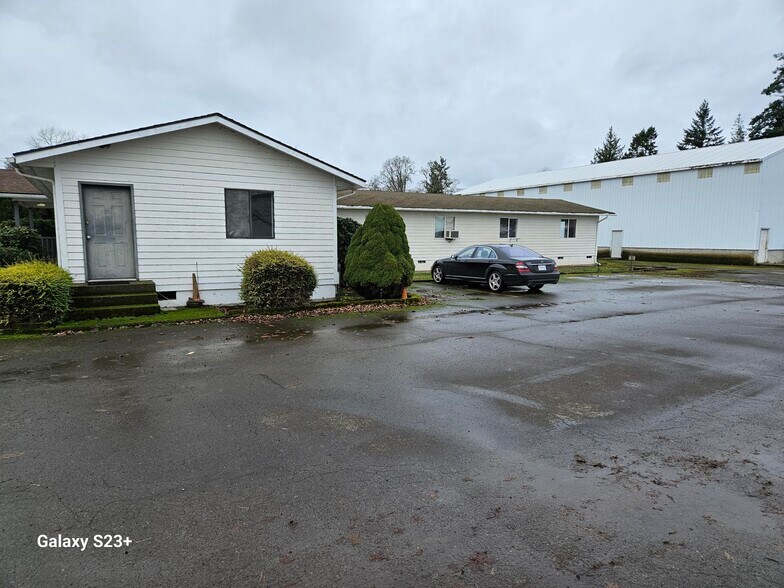 More Photos Of 3151 Waconda Rd NE, Gervais Warehouse For Lease