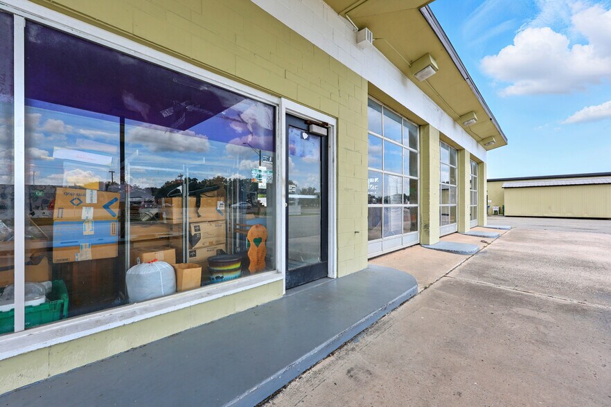 More Photos Of 110 N State Road 19, Palatka Auto Repair For Sale