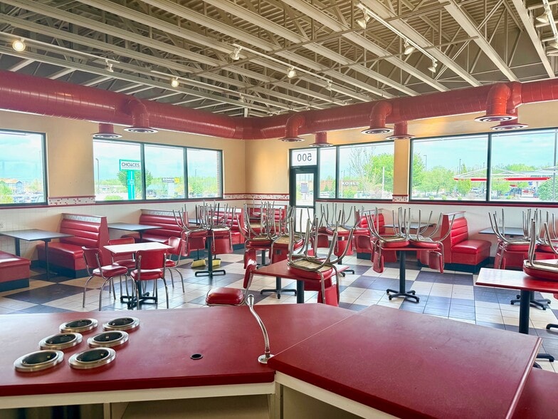 More Photos Of 500 N Giant City Rd, Carbondale Fast Food For Lease