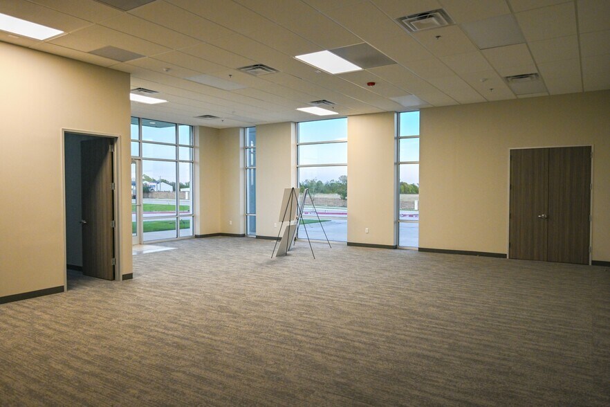 More Photos Of 2801 N State Highway 78, Wylie Warehouse For Lease