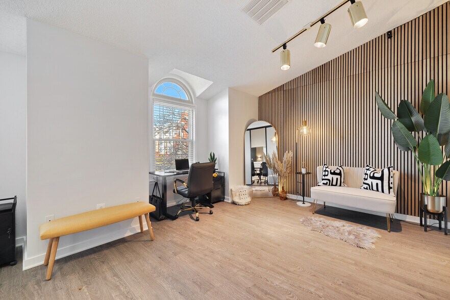 More Photos Of 8301-8323 Cherry Ln, Laurel Medical For Lease