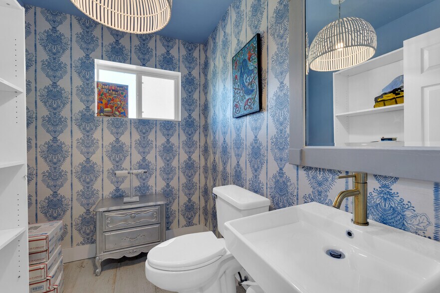 More Photos Of 301 SE 20th St, Fort Lauderdale Office For Sale