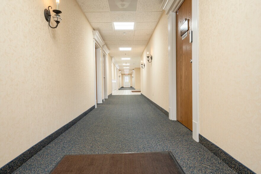 More Photos Of 33595 Bainbridge Rd, Solon Office For Lease