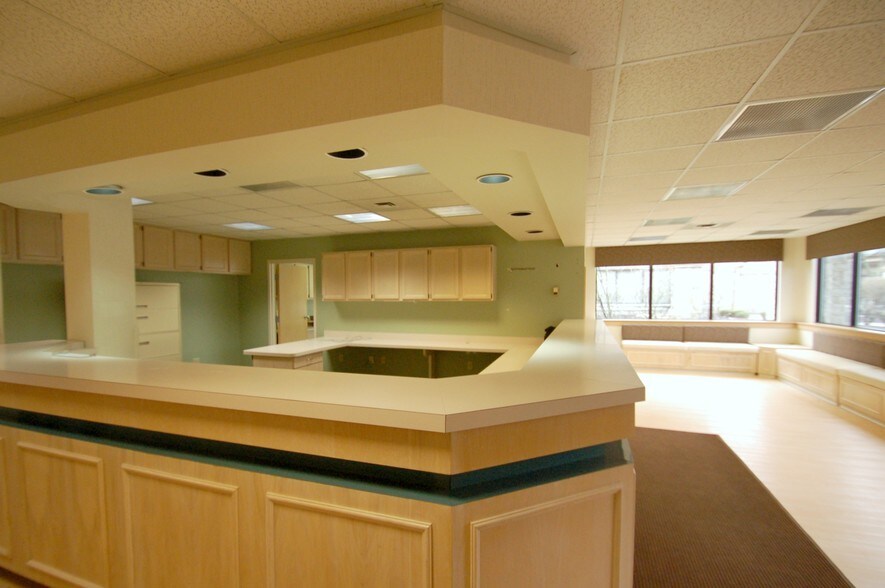 More Photos Of 8100 Ravines Edge Ct, Columbus Medical For Lease