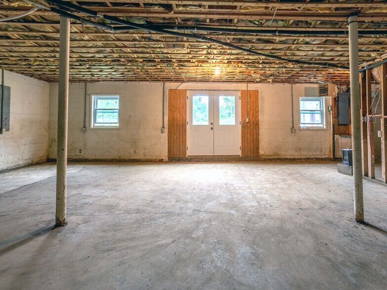 More Photos Of , Bakersville Unknown For Sale
