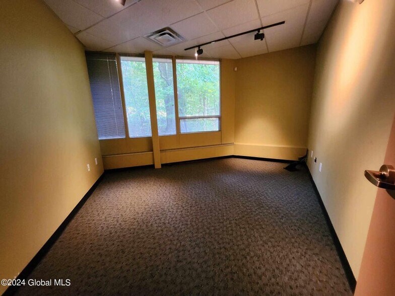 More Photos Of 436 New Karner Rd, Albany Office For Lease