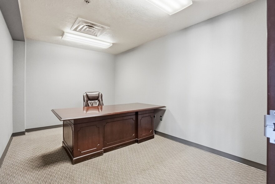 More Photos Of 1151 Industry Rd, Sturgis Manufacturing For Sale