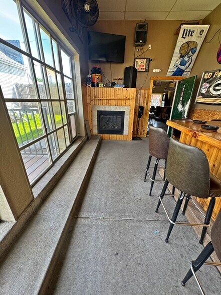 More Photos Of 207 N Washington St, Thorp Storefront Retail Residential For Sale