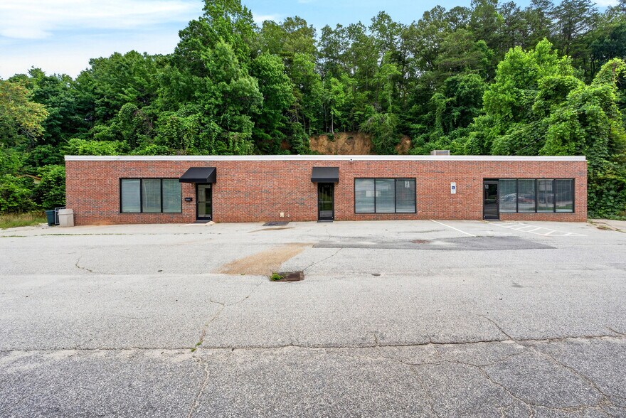 Primary Photo Of 1141 S Trade St, Tryon General Retail For Lease