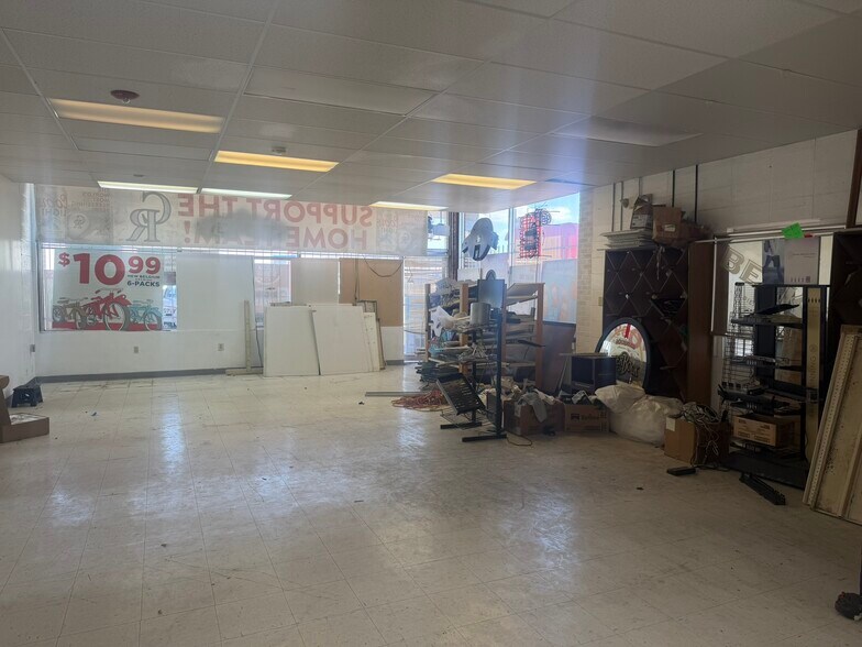 More Photos Of 1460 Carr St, Lakewood Freestanding For Lease