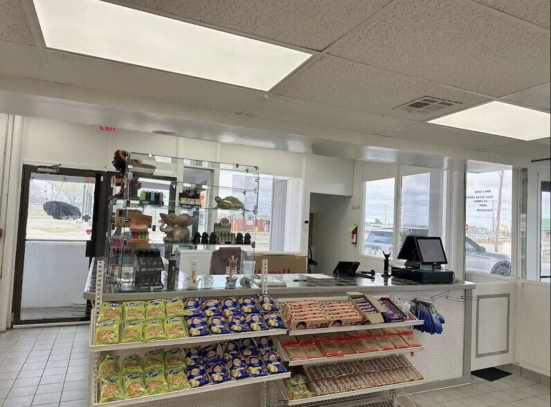 More Photos Of 1001 S Woody Guthrie St, Okemah Storefront Retail Office For Sale