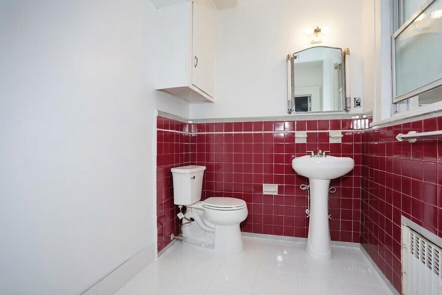 More Photos Of 22 S Madison Ave, Spring Valley Office For Sale