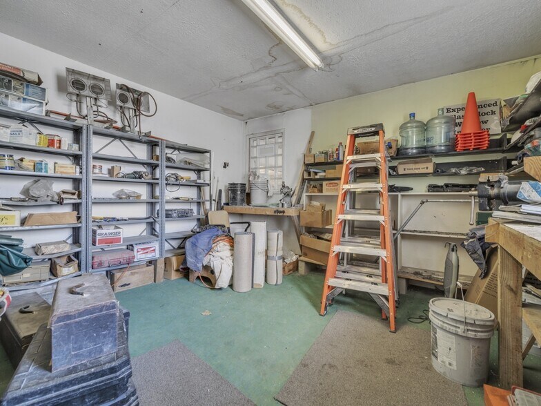 More Photos Of 4018 12th St NW, Canton Light Manufacturing For Sale