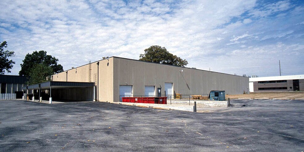 More Photos Of 8501 Moller Rd, Indianapolis Flex For Lease