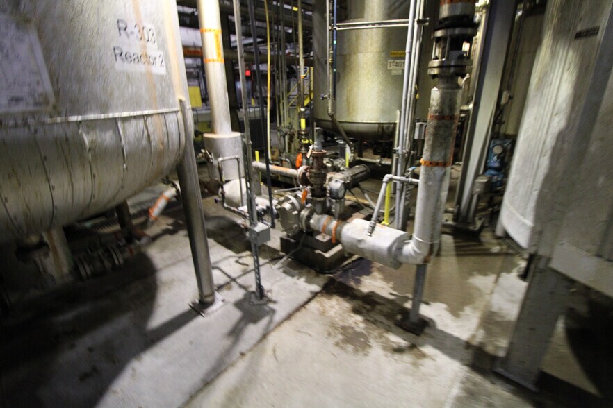 More Photos Of 5640 44th Ave S, Clinton Office For Sale