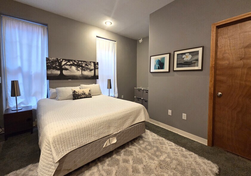 More Photos Of 14 E 3rd St, Jamestown Flex For Sale