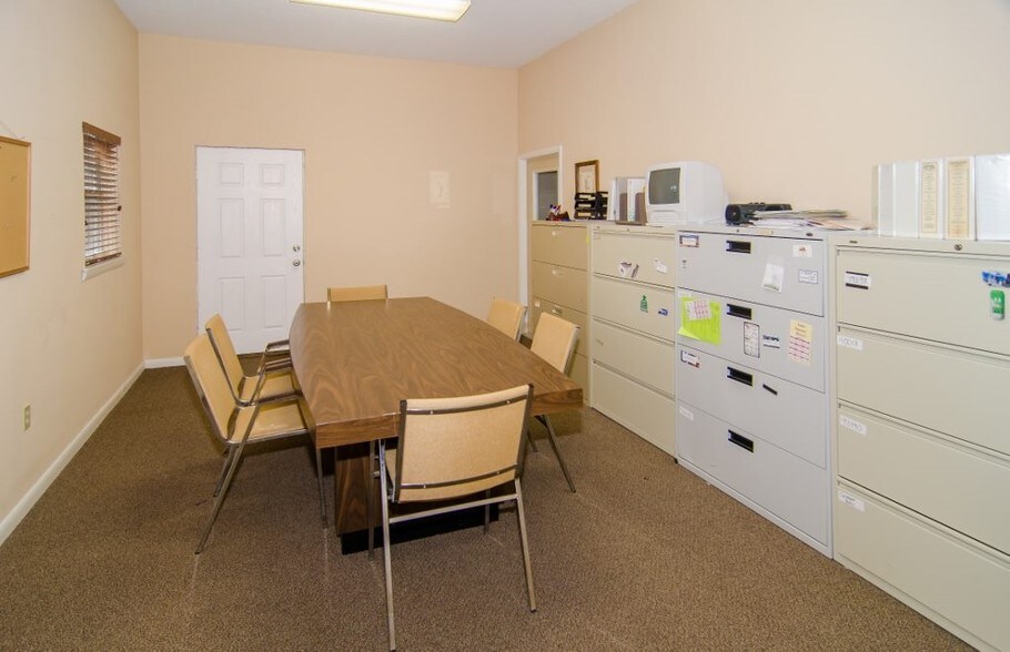 More Photos Of 258 Short Ave, Longwood Office For Sale