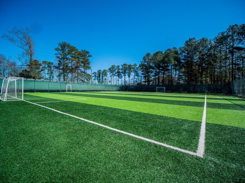 More Photos Of 754 Beaver Ruin Rd NW, Lilburn Freestanding For Lease