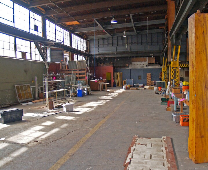 More Photos Of 901 N Canal St, Philadelphia Warehouse For Lease