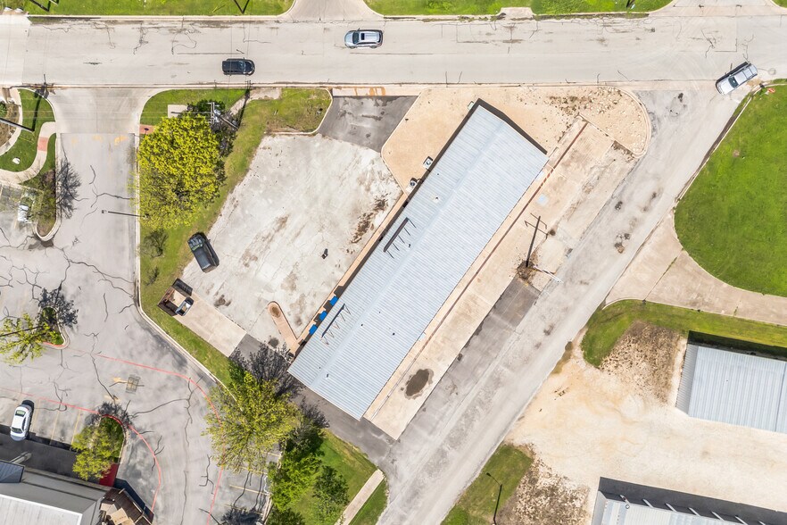 More Photos Of 1611 Old Granger Rd, Taylor Office For Lease