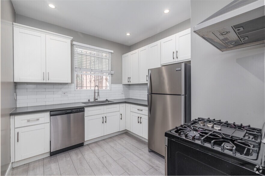 More Photos Of 681 Shatto Pl, Los Angeles Apartments For Sale