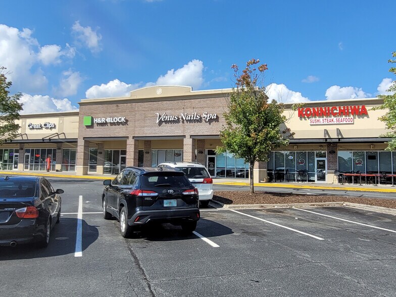 More Photos Of 360-430 E Hanes Mill Rd, Winston-Salem Unknown For Lease