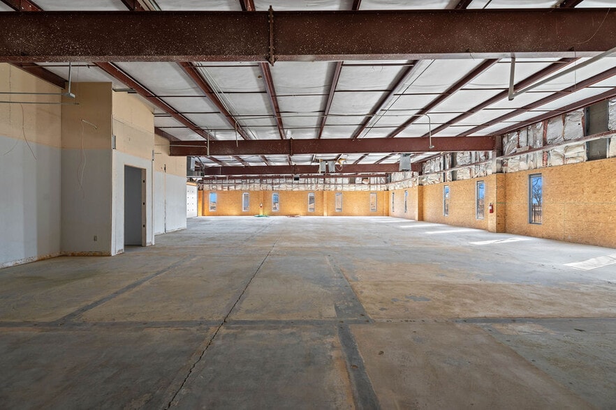 More Photos Of 1109 Kemper St, Lubbock Warehouse For Lease